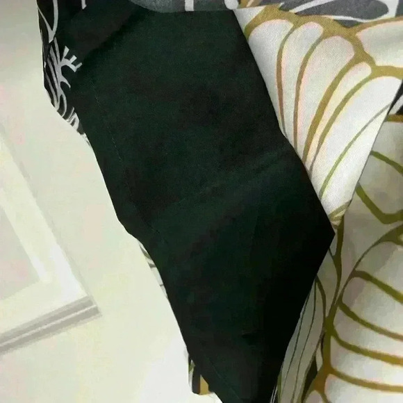 The Limited Shift Dress - Picture 5 of 6